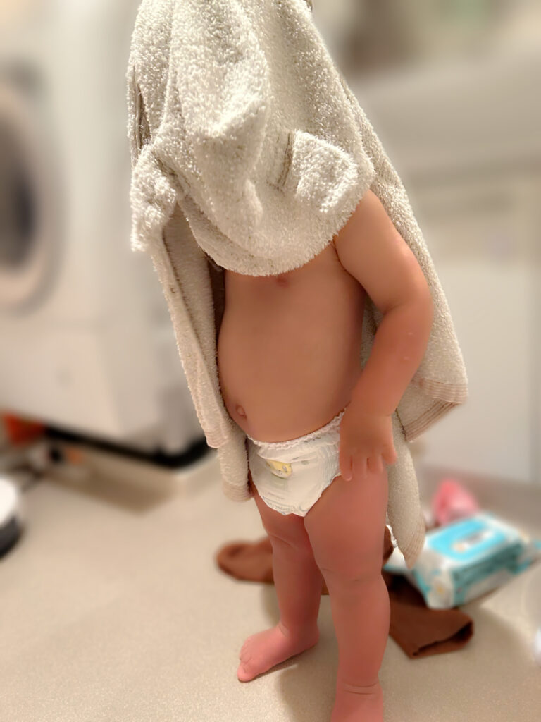 【1歳児〜】おむつ替えを嫌がる子にはコレ！イライラせずスムーズにおむつ替えする方法(YouTube以外)